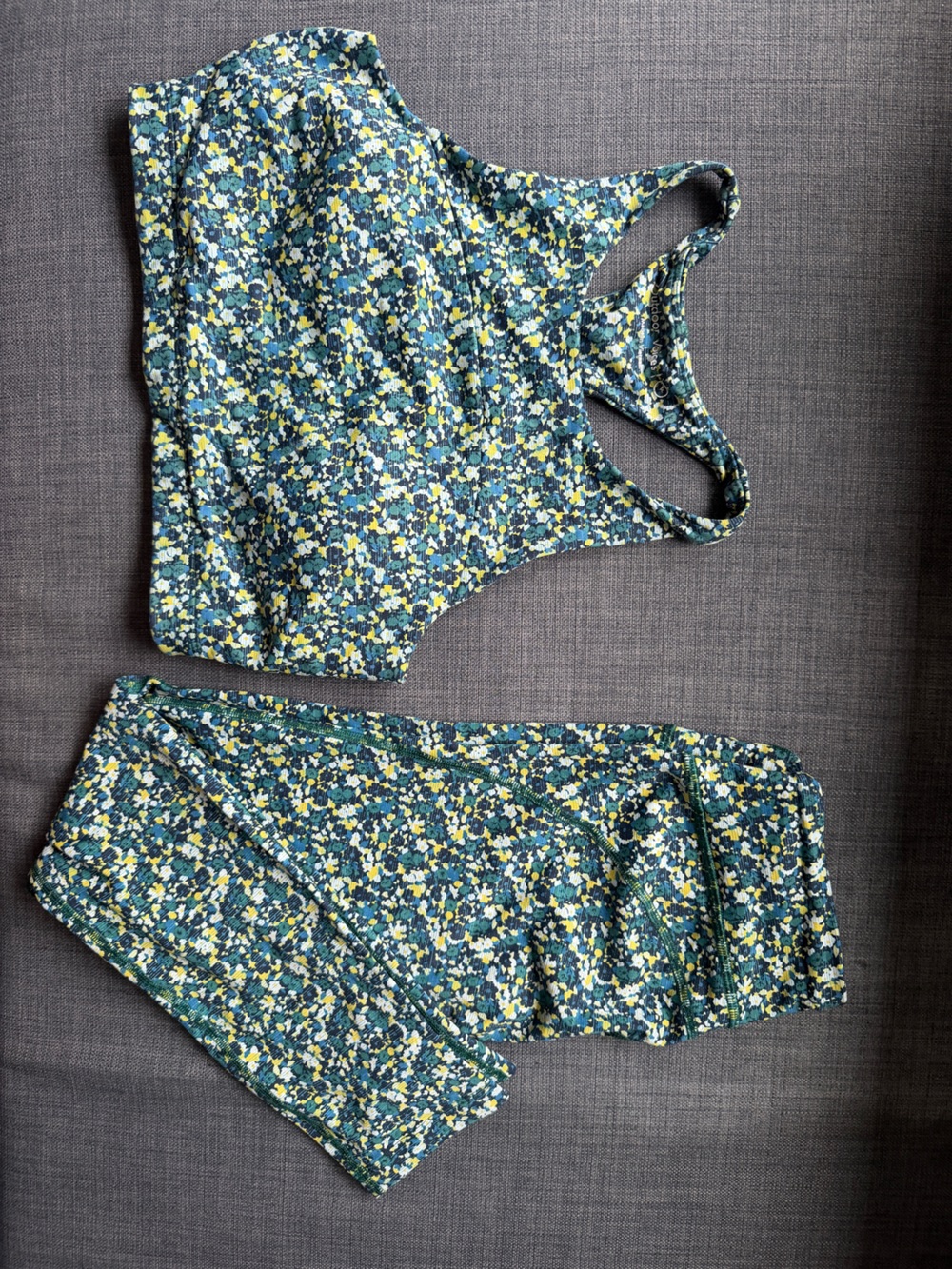 Outdoor Voices Floral SET High-Neck Sports Bra + Leggings